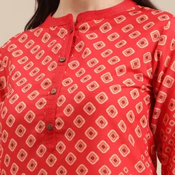 Varanga Geometric Printed Thread Work Straight Kurta image 2
