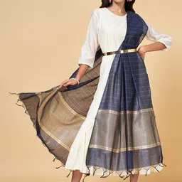 RANGMANCH BY PANTALOONS Striped Dupatta with Gotta Patti image 4