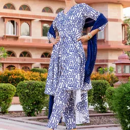 Ambraee Women Blue Printed Empire Kurta with Trousers & With Dupatta image 5