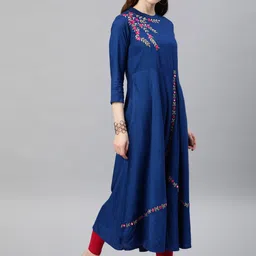 YASH GALLERY Floral Embroidered Kurta-image-1