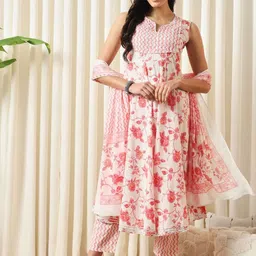 Jaitpuriya Women Floral Printed Regular Gotta Patti Pure Cotton Kurta with Trousers & With Dupatta-picture-36