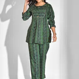 mokshi Bandhani Printed Tie-Up Neck Three-Quarter Puffed Sleeves Kurti with Trousers-picture-11
