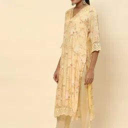 Ekeshwara Floral Printed V-Neck Thread Work Chanderi Silk Straight Kurta With Trousers-picture-33