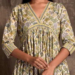 mokshi Floral Printed Pleated Pure Cotton Kurta With Palazzos image 2