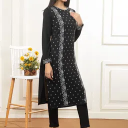 Anouk Women Floral Printed Regular Kurta with Trousers image 4