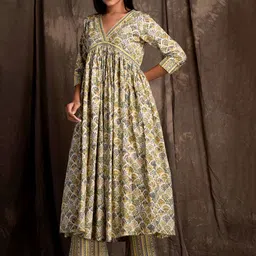 mokshi Floral Printed Pleated Pure Cotton Kurta With Palazzos image 3