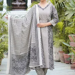 IKRASS Floral Printed Empire Pure Cotton Anarkali Kurta with Trousers & Dupatta image 4