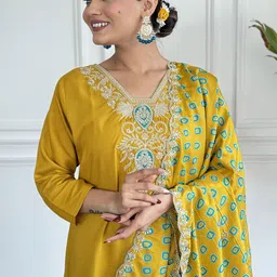 Navlik Floral Yoke Design Thread Work Kurta with Trousers & Dupatta image 2