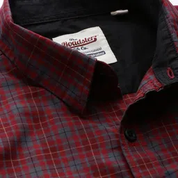 Roadster Men Maroon & Grey Regular Fit Checked Casual Sustainable Shirt image 2