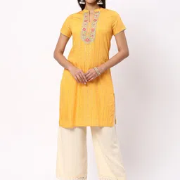 R&B Floral Yoke Design Thread Work Kurta-picture-41