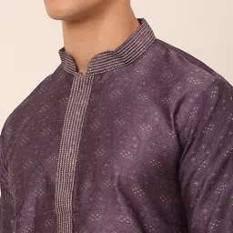 Jompers Men Purple Thread Work Kurta image 4