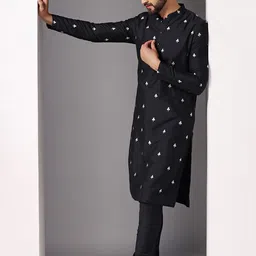 KISAH Ethnic Motifs Embroidered Mandarin Collar Kurta With Churidar image 5