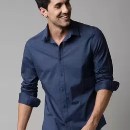 Men Slim Fit Solid Spread Collar Casual Shirt-image-20