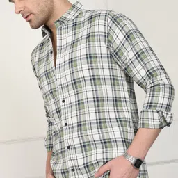 jai textiles Men Slim Fit Printed Spread Collar Casual Shirt image 3