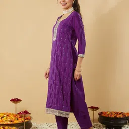 mokosh Women Silk Blend Kurta Pant Dupatta Set image 3