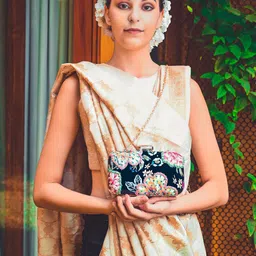 ODETTE Foral Printed Embellished Box Clutch-picture-13