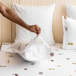 HOMEMONDE White & Yellow Graphic 210 TC Single Bedsheet with 1 Pillow Covers image 5