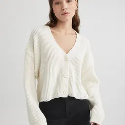 DeFacto V-Neck Crop Cardigan Sweater-picture-42
