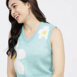 Tokyo Talkies Women Turquoise Blue & White Floral Printed Crop Pullover image 4