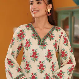 physil Women Floral Print Pure Cotton Straight Kurta-picture-11