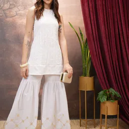 vishudh Women Regular Fit White Cotton Blend Trousers image 3