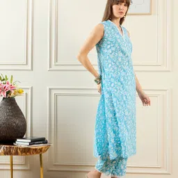 Indo Era Floral Printed V-Neck Pure Cotton Straight Kurta With Trouser image 4