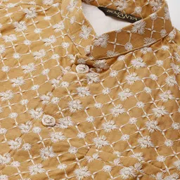 SOJANYA Men Grey Chikankari Embroidered Kurta with Churidar & Nehru Jacket image 2