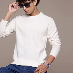 roadster Men Solid Round Neck White Sweater image 1