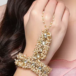 KARATCART Women Gold-Plated Kundan Studded And Beaded Hathphool image 1