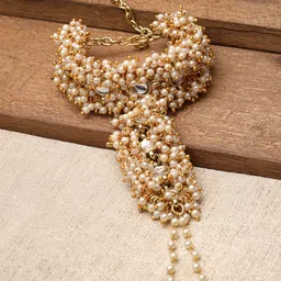 KARATCART Women Gold-Plated Kundan Studded And Beaded Hathphool image 3