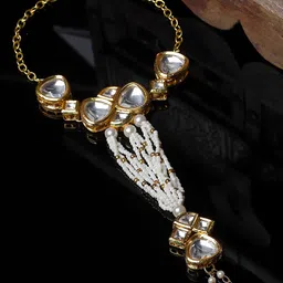 KARATCART Women Gold-Plated Kundan Studded And Beaded Hathphool image 3