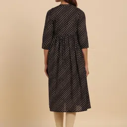 CRAFIQA Leheriya Printed Mandarin Collar Pure Cotton Maternity & Nursing Anarkali Kurta image 3