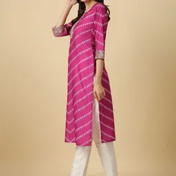 HERE&NOW Pink & White Bandhani Printed Sequinned Straight Kurta image 2
