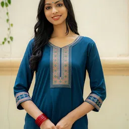 GULABOSITABO Women Yoke Design Thread Work Kurta image 5