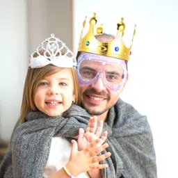 taka saki Crown image 3