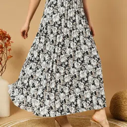 zwerlon Women Floral Print Flared Black Skirt image 3