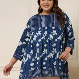 DEEBACO Plus Size Floral Print Round Neck Three-Quarter Sleeves Cotton Top image 2