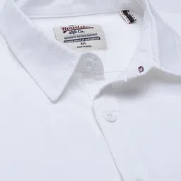 roadster Men Regular Fit Solid Casual Shirt image 2