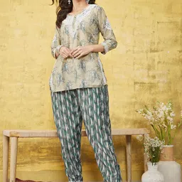 ADA Ethnic Motifs Printed Round Neck Tunic with Trousers-picture-24