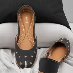 KORAKARI Women Ethnic Mojaris Flats with Embroidered-picture-18