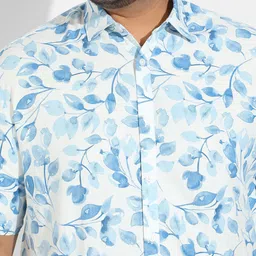 Instafab Plus Plus Size Classic Floral Printed Spread Collar Cotton Casual Shirt image 2