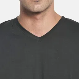 METTLE Men Olive Green V-Neck Raw Edge T-shirt image 2