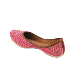 DESI COLOUR Women Pink Ethnic Mojaris Flats image 3