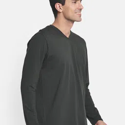 METTLE Men Olive Green V-Neck Raw Edge T-shirt image 4