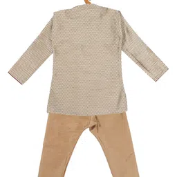 VASTRAMAY Boys Woven Kurta with Pyjama image 3