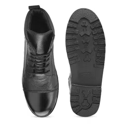 Fashion Victim Men Black Solid Woven Design Boots image 4