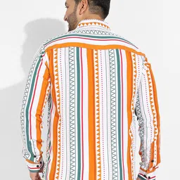 Instafab Plus Classic Fit Geometric Printed Casual Shirt image 2