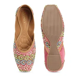 ICONICS Embellished Ethnic Mojaris image 3