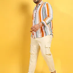 Instafab Plus Classic Fit Geometric Printed Casual Shirt image 4