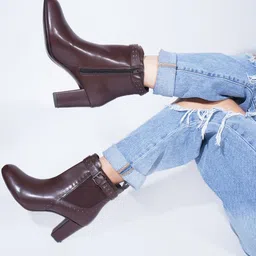 SHUZ TOUCH Women Mid Top Embellished Block -Heeled Regular Boots With Buckle Deatil-image-32